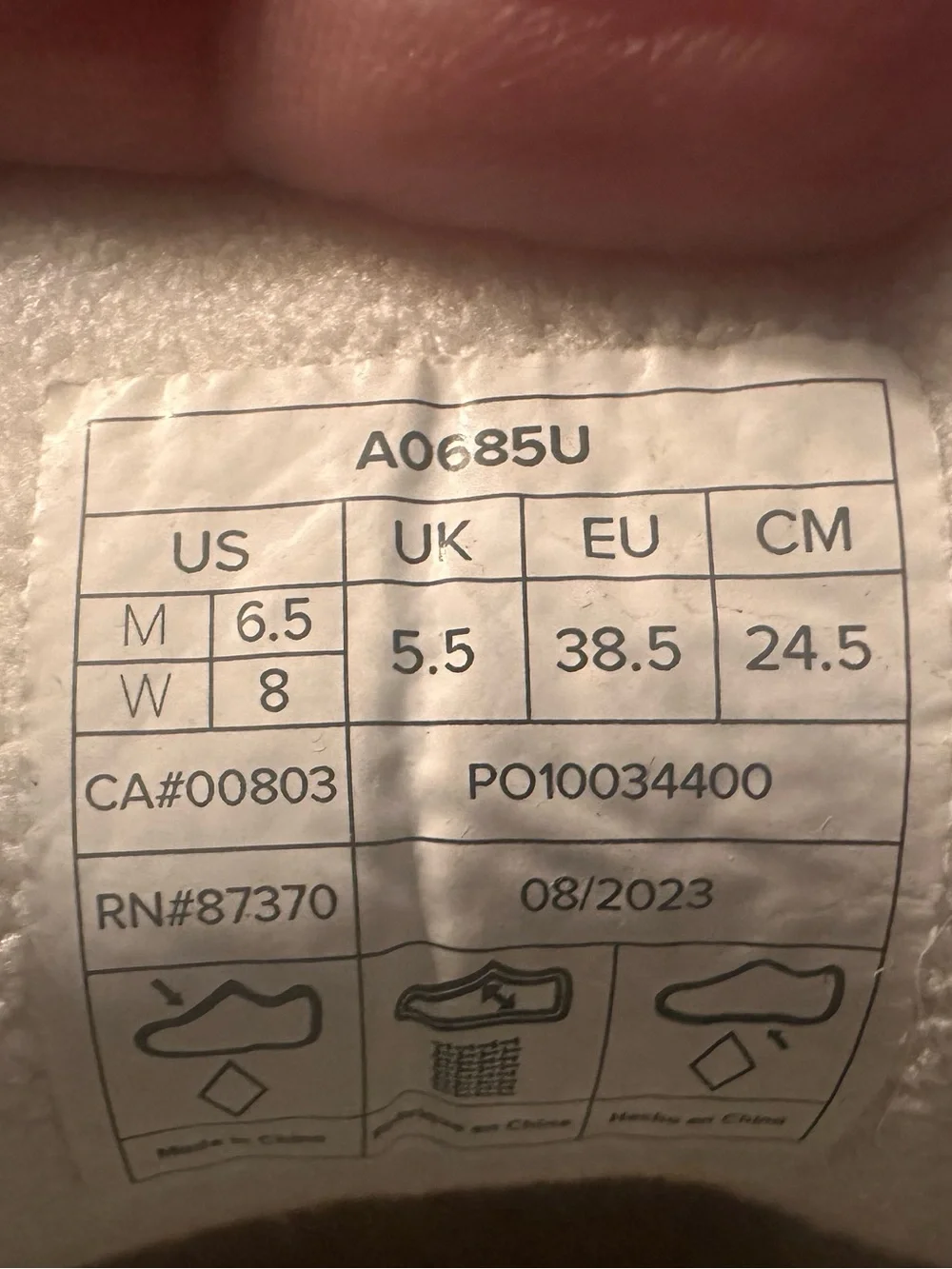 Alo Yoga Recovery Sneakers Size 8